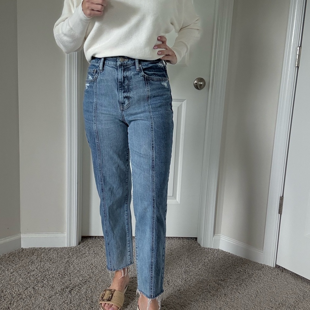 Stylish Light Blue Women's Cropped Jeans